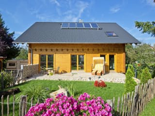 Fertighaus Jubiläumshaus von BayernBlock Schlüsselfertig ab 250000€, Blockhaus Außenansicht 7