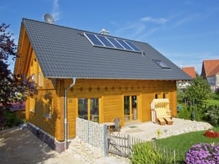 Fertighaus Jubiläumshaus von BayernBlock Schlüsselfertig ab 250000€, Blockhaus Außenansicht 9