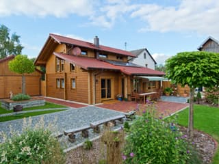 Fertighaus Juri von BayernBlock Ausbauhaus ab 140900€, Blockhaus Außenansicht 3