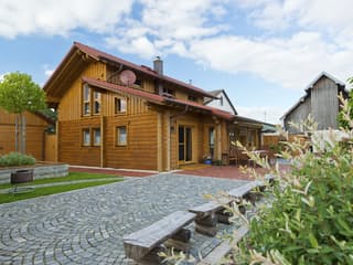 Fertighaus Juri von BayernBlock Ausbauhaus ab 140900€, Blockhaus Außenansicht 8