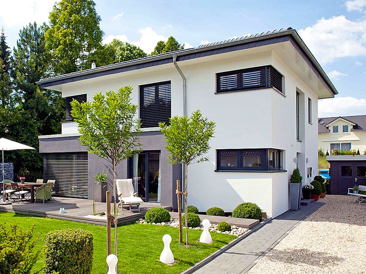 Massivhaus Freiberger von KBS Bau, Stadtvilla Außenansicht 1