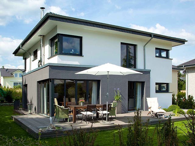 Massivhaus Freiberger von KBS Bau, Stadtvilla Außenansicht 2