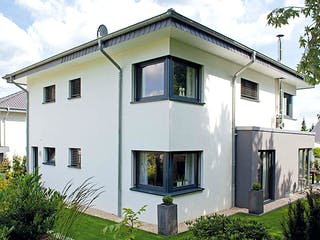 Massivhaus Freiberger von KBS Bau, Stadtvilla Außenansicht 3