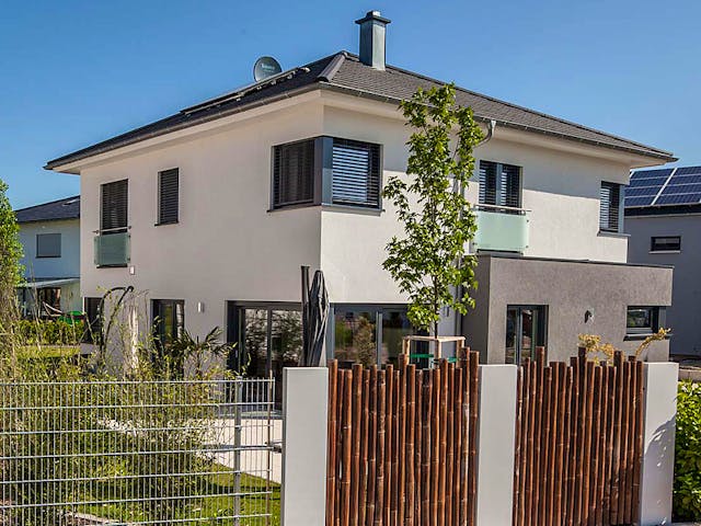 Massivhaus Illner von KBS Bau, Stadtvilla Außenansicht 3