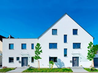 Fertighaus Haus Seyther von Fertighaus WEISS Schlüsselfertig ab 707000€, Satteldach-Klassiker Außenansicht 2
