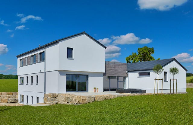 Niedrigenergie-Fertighaus mit Keller von Keitel Haus