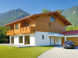 Fertighaus Haus Miesbach von Keitel-Haus Schlüsselfertig ab 649396€, Satteldach-Klassiker Außenansicht 2