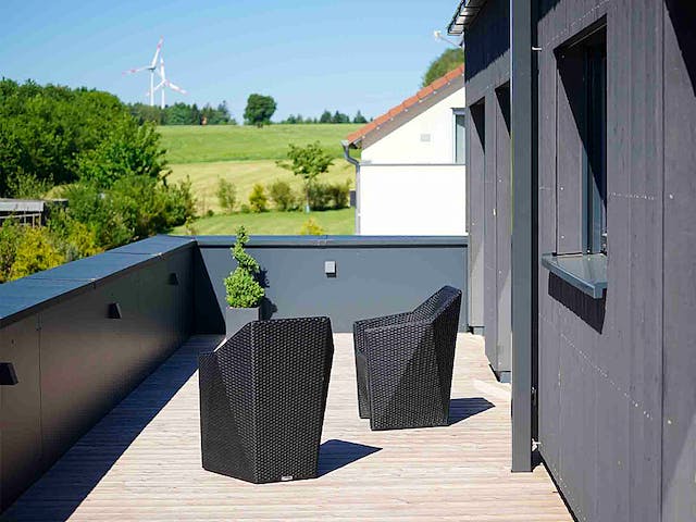 Fertighaus Musterhaus Zukunft von Kielwein Holzbau Schlüsselfertig ab 707500€, Satteldach-Klassiker Außenansicht 3