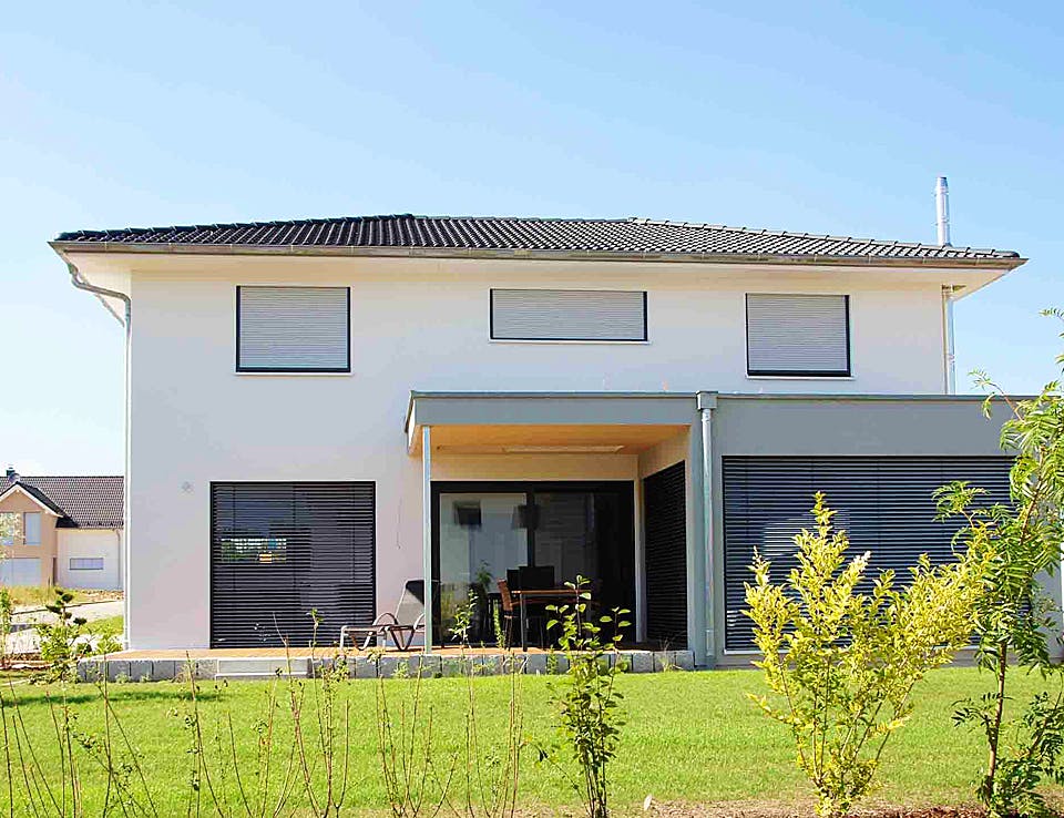 Fertighaus Stadtvilla Flachdach von Kielwein Holzbau Schlüsselfertig ab 517500€, Stadtvilla Außenansicht 1