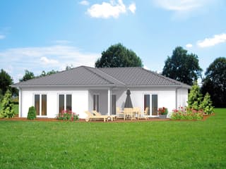 Massivhaus Klassik 125 von F.C. Nüdling Fertigteiltechnik Schlüsselfertig ab 250050€, Bungalow Außenansicht 2