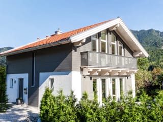 Fertighaus Kochelsee von ISARTALER HOLZHAUS Schlüsselfertig ab 249800€, Satteldach-Klassiker Außenansicht 1