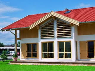 Fertighaus Königsee von ISARTALER HOLZHAUS Schlüsselfertig ab 299800€, Satteldach-Klassiker Außenansicht 2