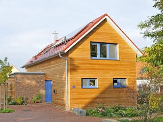 Fertighaus Schneider von Korte Holzbau, Satteldach-Klassiker Außenansicht 2