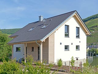 Fertighaus Scholz von Korte Holzbau, Satteldach-Klassiker Außenansicht 2