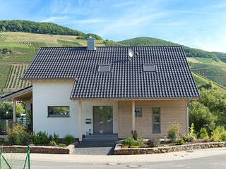 Fertighaus Scholz von Korte Holzbau, Satteldach-Klassiker Außenansicht 3