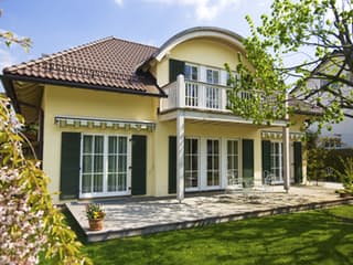 Fertighaus Krailling von ISARTALER HOLZHAUS Schlüsselfertig ab 348000€, Stadtvilla Außenansicht 2