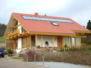 Fertighaus Kundenhaus Dr. Bögeholz von DAVINCI HAUS, Fachwerk Außenansicht 4