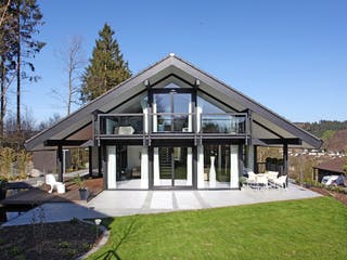 Fertighaus Kundenhaus Eschenbach von DAVINCI HAUS, Fachwerk Außenansicht 2