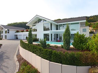 Fertighaus Kundenhaus Gräfenstein von DAVINCI HAUS, Fachwerk Außenansicht 3