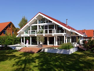 Fertighaus Kundenhaus Stettner von DAVINCI HAUS, Fachwerk Außenansicht 1