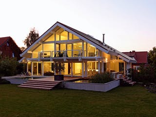 Fertighaus Kundenhaus Stettner von DAVINCI HAUS, Fachwerk Außenansicht 3