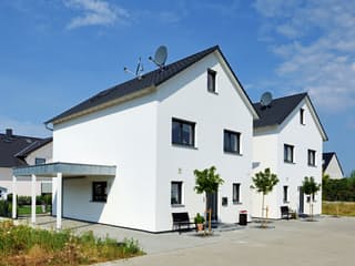 Fertighaus Kunz von Fertighaus WEISS Schlüsselfertig ab 273600€, Satteldach-Klassiker Außenansicht 2