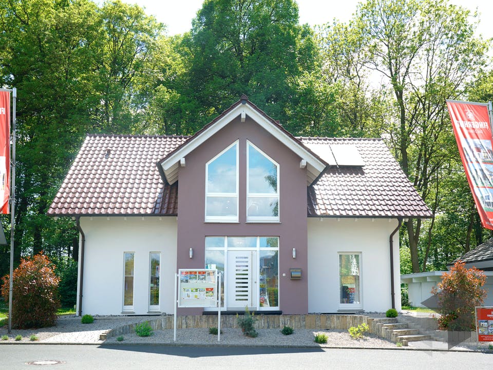 Bad Vilbel - Musterhaus II von Fingerhut Haus Außenansicht