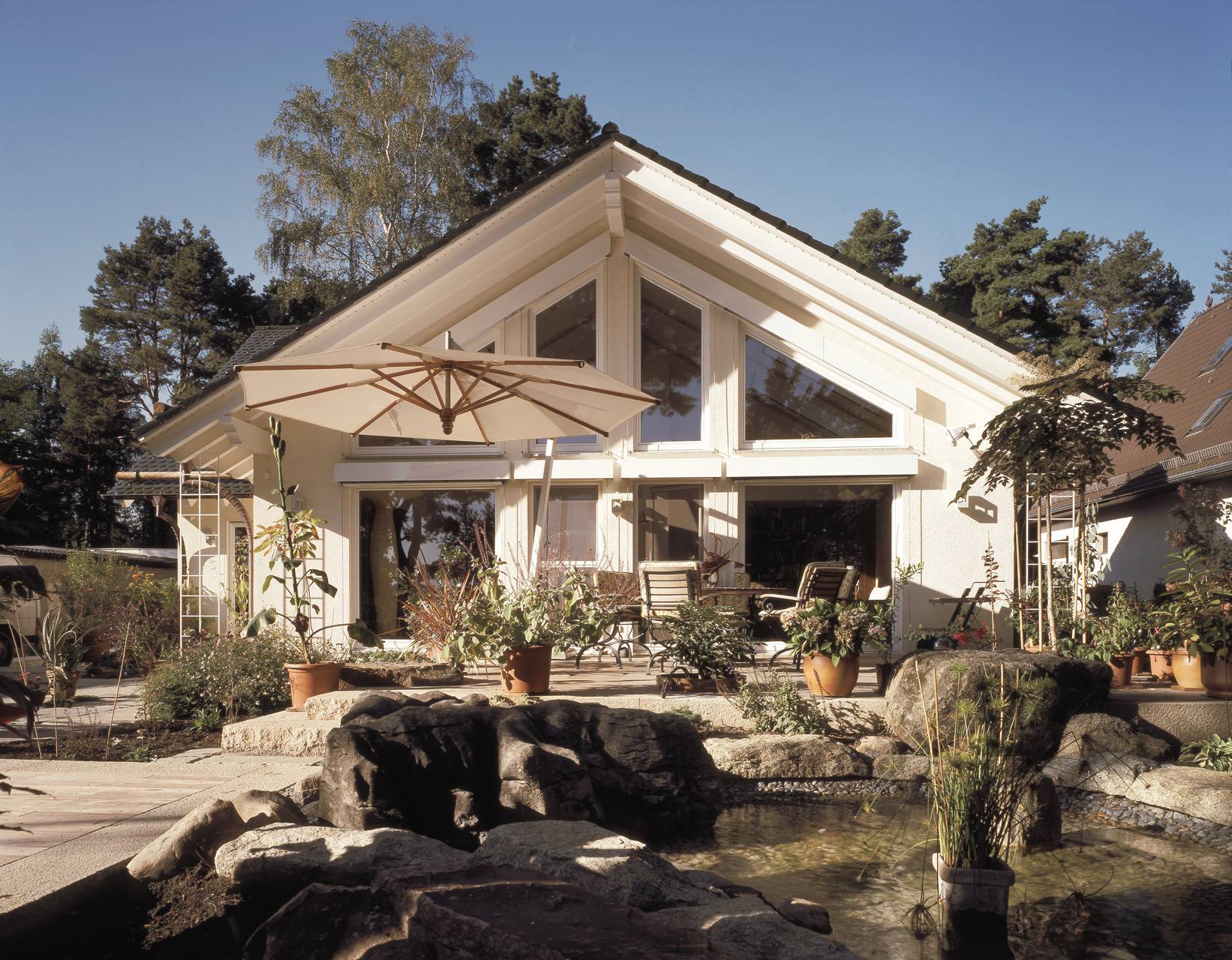 Fertighaus Mondo von FINGERHUT-HAUS Schlüsselfertig ab 630386€, Satteldach-Klassiker Außenansicht 2