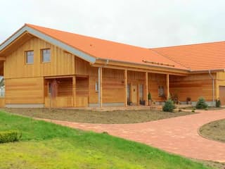 Fertighaus Lärchenstein von TIROLIA Ausbauhaus ab 230900€, Blockhaus Außenansicht 1