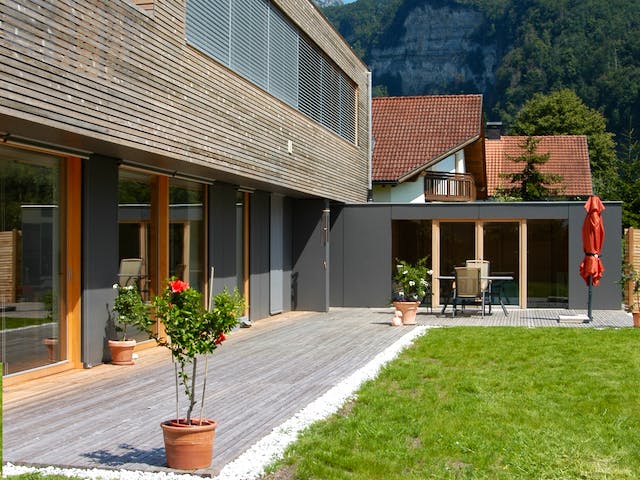 Fertighaus Langen von Holzhaus Roßkopf Schlüsselfertig ab 379000€, Cubushaus Außenansicht 4