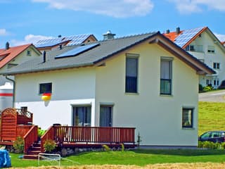 Fertighaus Laupheim von Iller-Haus Schlüsselfertig ab 188900€, Satteldach-Klassiker Außenansicht 1