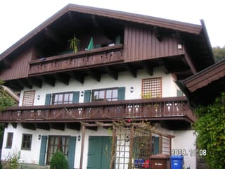 Fertighaus Leeberg von ISARTALER HOLZHAUS Schlüsselfertig ab 589000€, Satteldach-Klassiker Außenansicht 2