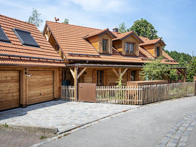 Fertighaus Haus Andrea von Leitsch Haus, Satteldach-Klassiker Außenansicht 2