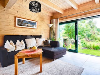 Blockhaus Alpina One von LéonWood® Holz-Blockhaus Bausatzhaus ab 134566€, Blockhaus Innenansicht 2