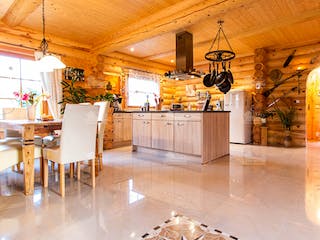 Blockhaus Elch von LéonWood® Holz-Blockhaus Bausatzhaus ab 114900€, Blockhaus Innenansicht 4