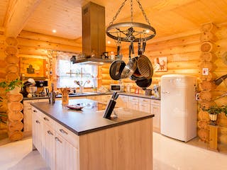 Blockhaus Elch von LéonWood® Holz-Blockhaus Bausatzhaus ab 114900€, Blockhaus Innenansicht 8