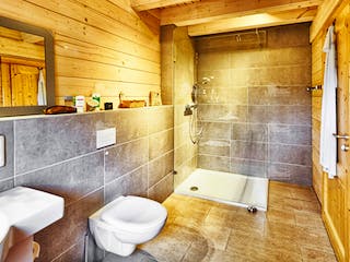 Blockhaus Falcon Grey von LéonWood® Holz-Blockhaus Bausatzhaus ab 193293€, Blockhaus Innenansicht 5