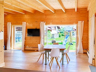 Blockhaus Flatwood Green 90 von LéonWood® Holz-Blockhaus Bausatzhaus ab 120466€, Blockhaus Innenansicht 2