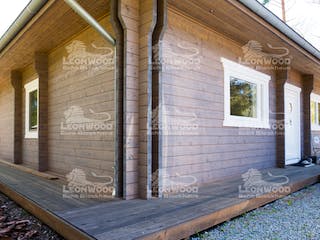 Blockhaus Victoria von LéonWood® Holz-Blockhaus Bausatzhaus ab 107900€, Blockhaus Außenansicht 4