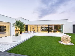 Fertighaus Bungalow Flachdach 170 von LUXHAUS, Bungalow Außenansicht 1