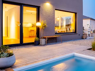 Fertighaus Satteldach Landhaus 138 von LUXHAUS, Satteldach-Klassiker Außenansicht 3