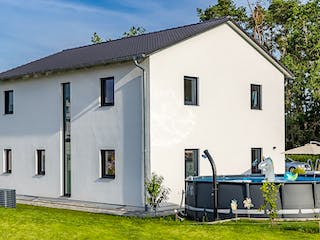 Fertighaus Satteldach Landhaus 192 von LUXHAUS, Satteldach-Klassiker Außenansicht 2
