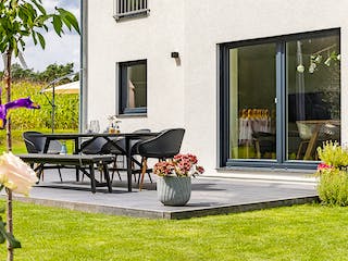 Fertighaus Satteldach Landhaus 192 von LUXHAUS, Satteldach-Klassiker Außenansicht 3