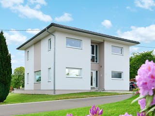 Fertighaus Walmdach 157 von LUXHAUS, Stadtvilla Außenansicht 2