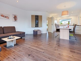 Fertighaus Walmdach 157 von LUXHAUS, Stadtvilla Innenansicht 1