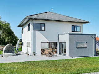 Fertighaus Walmdach 160 von LUXHAUS, Stadtvilla Außenansicht 1