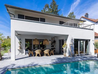 Fertighaus Walmdach 163 von LUXHAUS, Stadtvilla Außenansicht 1