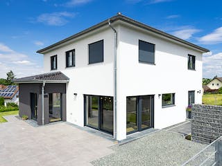 Fertighaus Walmdach 164 von LUXHAUS, Stadtvilla Außenansicht 1
