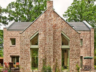 Massivhaus Christiansen von Mammen Bauunternehmen, Satteldach-Klassiker Außenansicht 4