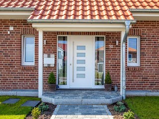 Massivhaus Clemens von Mammen Bauunternehmen, Satteldach-Klassiker Außenansicht 4